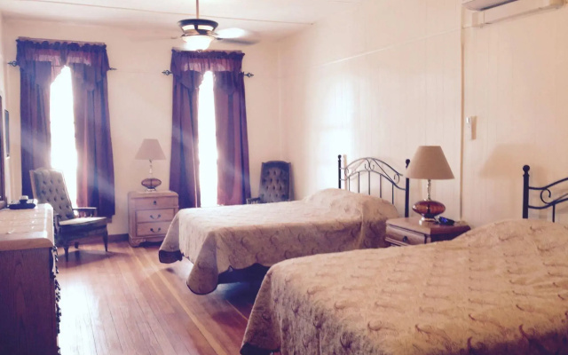 Historic Capitol Hotel Vacation Suites