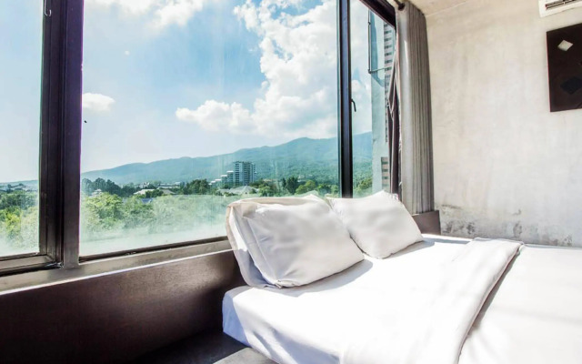 B2 Black Business & Budget Hotel