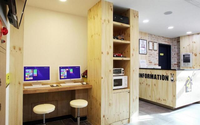 24 Guesthouse Myeongdong Avenue