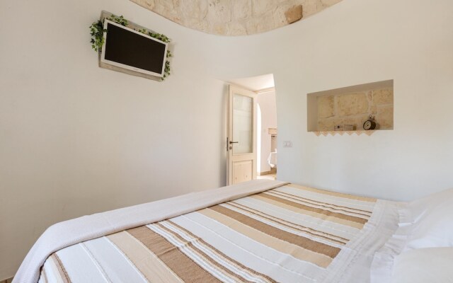 2402 Trullo Ventura by Perle di Puglia