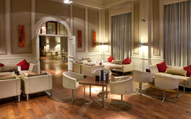 The Met Hotel