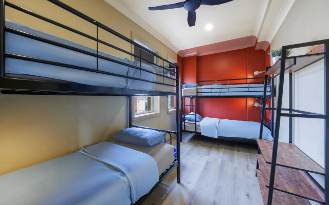 Mad Monkey Coogee Beach Hostel
