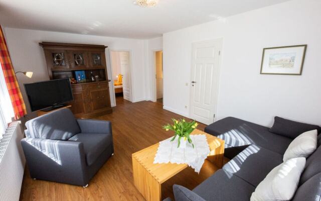 Pleasant Apartment in Suddorf