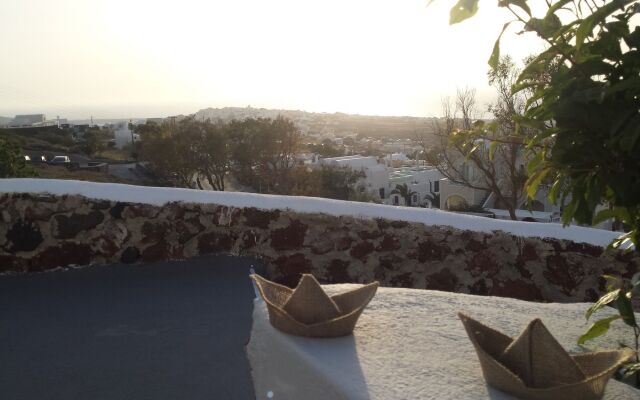 Alonistra Oia Houses