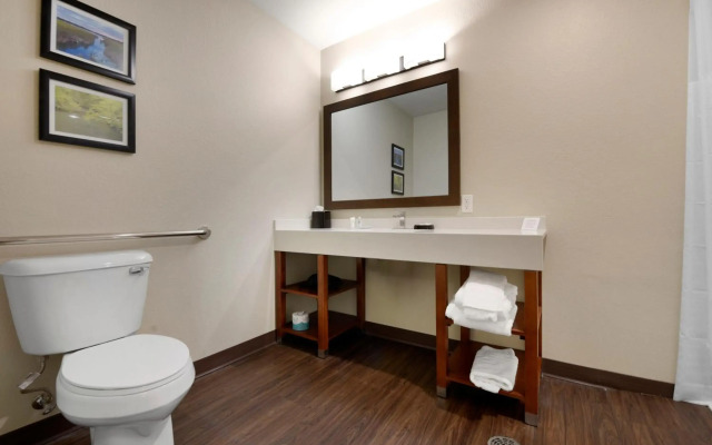 Comfort Inn & Suites