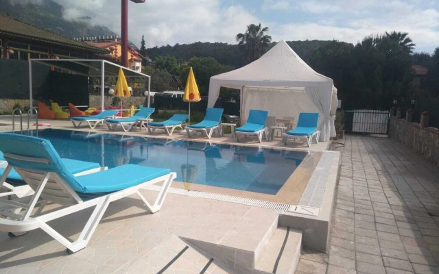 Paddys Apartments, Hisarönü