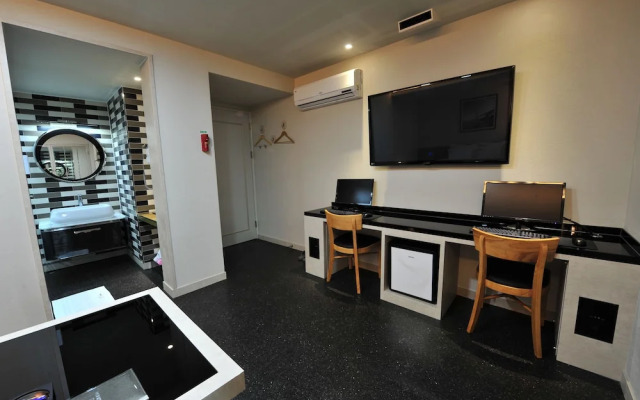 YTT Motel