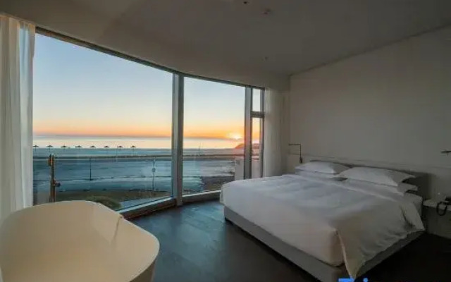 Yin Plus Hotel