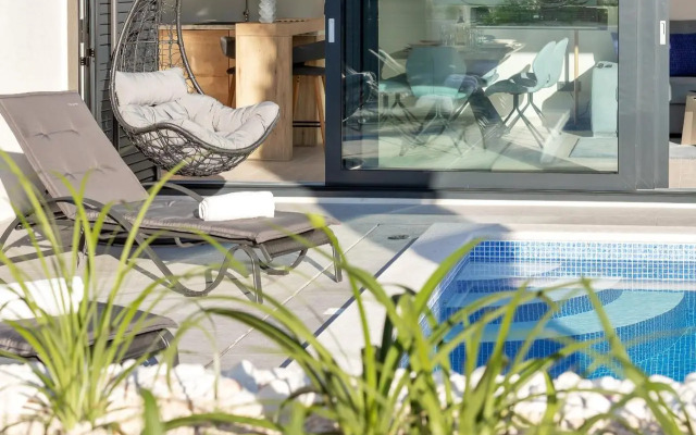 Lulani pool apartment