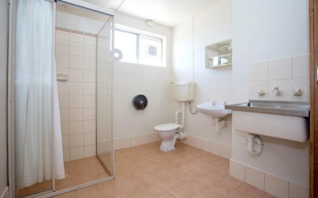 Burswood Lodge Motel Apartments