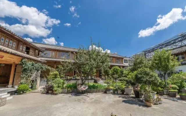Lijiang Wenfu Courtyard Inn