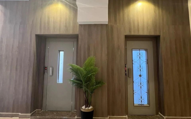 Rotana Palace Suites