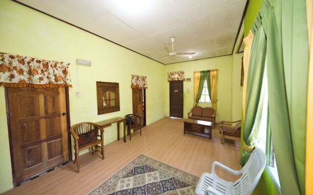 OYO 90990 Sri Tempurung Homestay