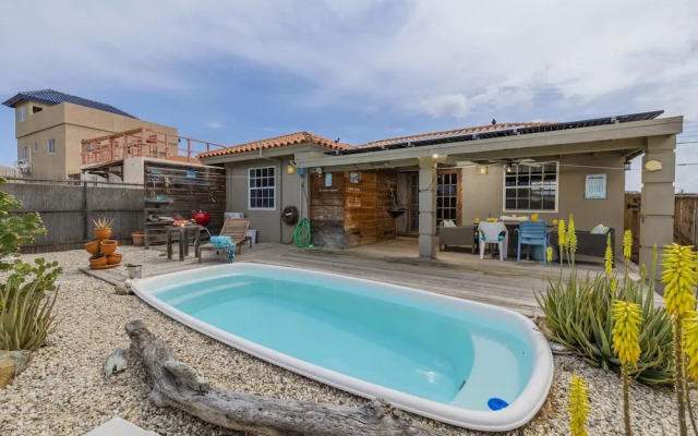 Quiet Cozy Central 2br1ba w Private Pool BBQ