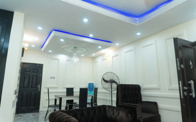 Charming 3-bed Apartment in Transe Ekulu Phase 6