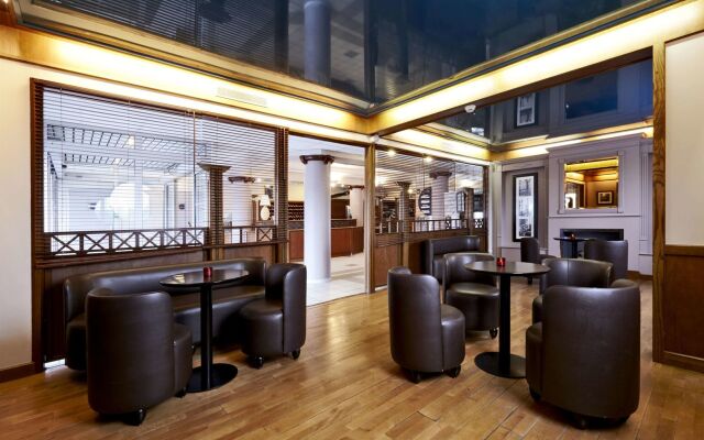 Hotel Campanile Le Bourget