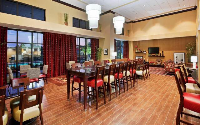 Hampton Inn & Suites Millington