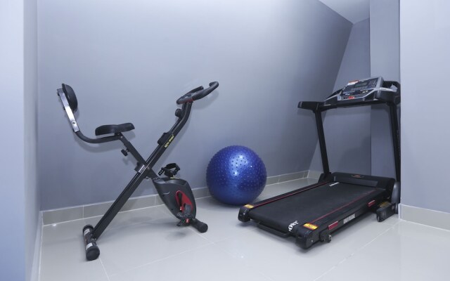 The Homee Cozy Modern Studio Apartment