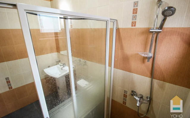 Yoho Solid Hotel Borella