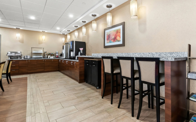 Best Western Plus Fergus Hotel