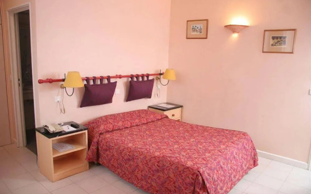 Tana Hotel