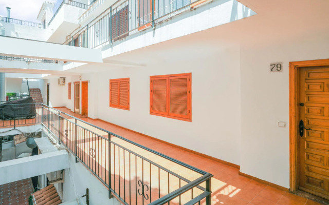 Snug holiday home in Villamartin with garden