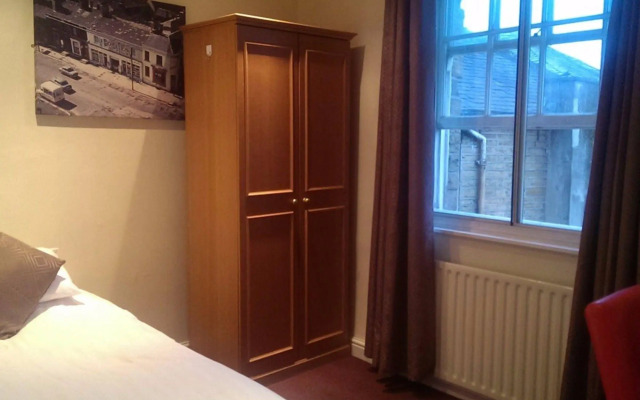 The Huddersfield Hotel