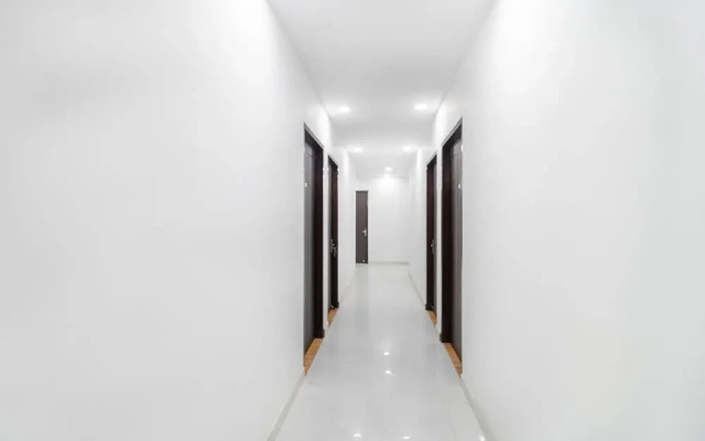 Paradise Studio by OYO Rooms