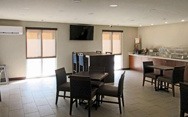 Comfort Inn & Suites