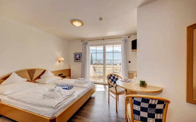 Ruster Resort