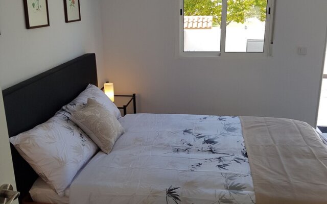Lovely bungalow for four close to beach and city in Torrevieja