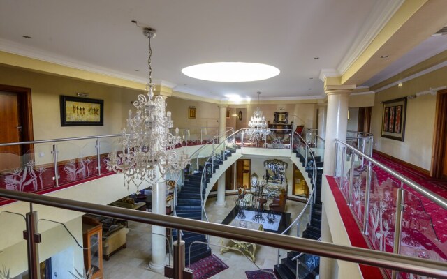 Equestrian Royal Hotel Boutique & Spa