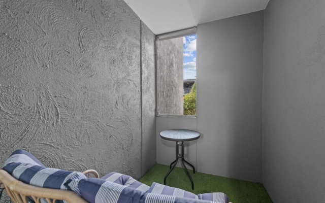 Studio With Balcony Access in Central Bowen Hills – Balcony – Brisbane