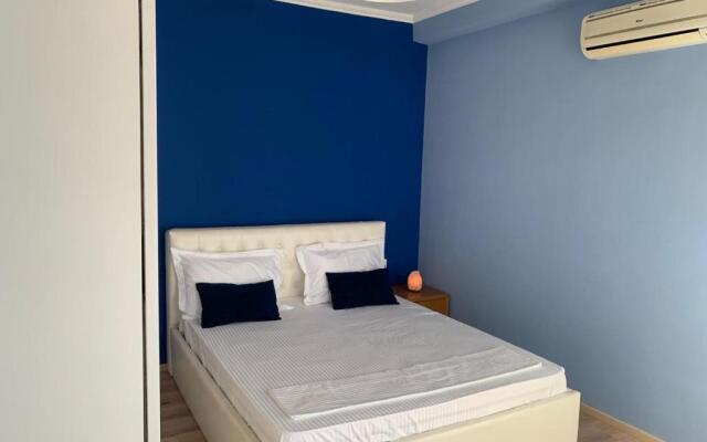 Modern cozy apt w/in 10 min walk from main square