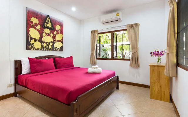 Blissful Jacuzzi Living at Villa Nikkie2