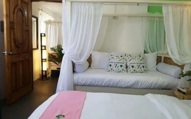 Penthouse 8 Colors Beach House Resort by Cocotel