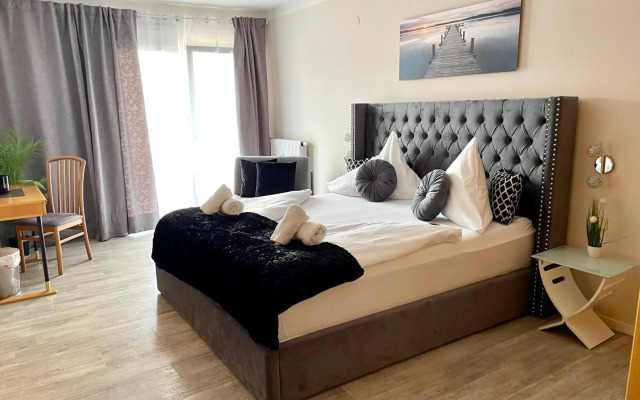 Happy Living Apartments