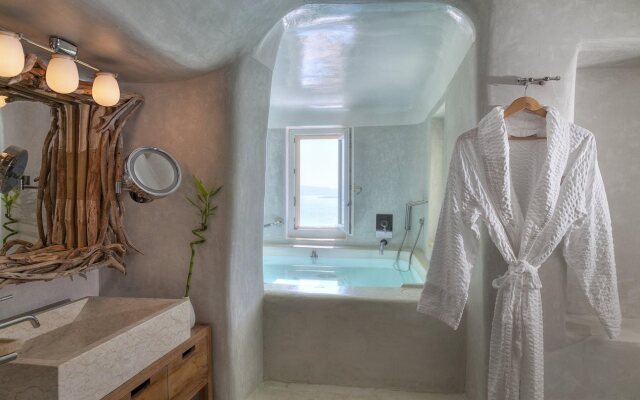Mystique, a Luxury Collection Hotel, Santorini