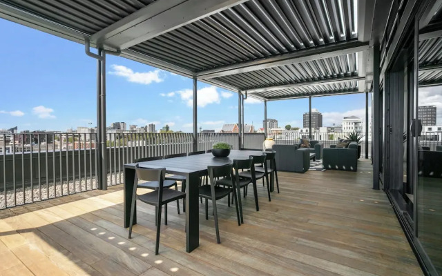 France Street Apartments by Urban Rest