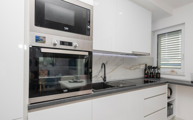 Amazing Apartment in Makarska With 2 Bedrooms and Wifi