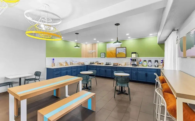 Quality Inn & Suites At Talavi