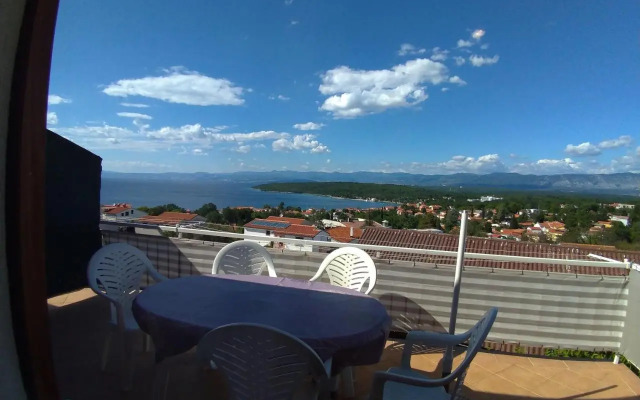 Apartment Njivice 15904b