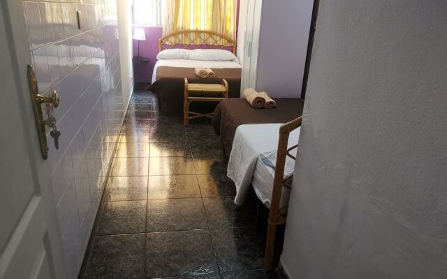 Low Cost Room Las Llaves 1