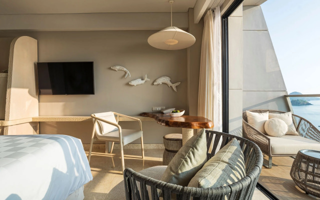 AYANA Komodo Waecicu Beach