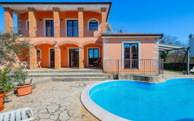 Spacious Holiday Home in Visnjan With Private Pool