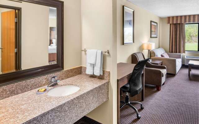 White Pines Inn & Suites