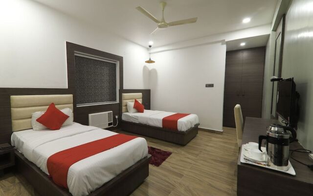 OYO 6709 Hotel L N International