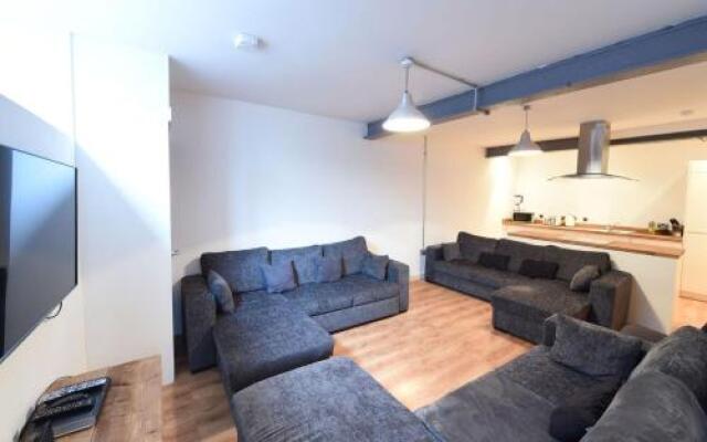 Converted warehouse Slps 14 (38 A1)