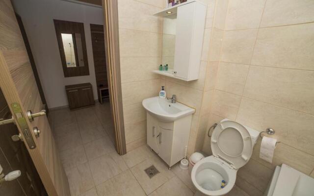 Summerland Sea View Apartment