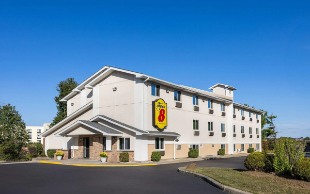 Super 8 by Wyndham Latham/Albany Airport